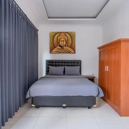 Ceria Guesthouse Seminyak Mitra Reddoorz Екстериор снимка