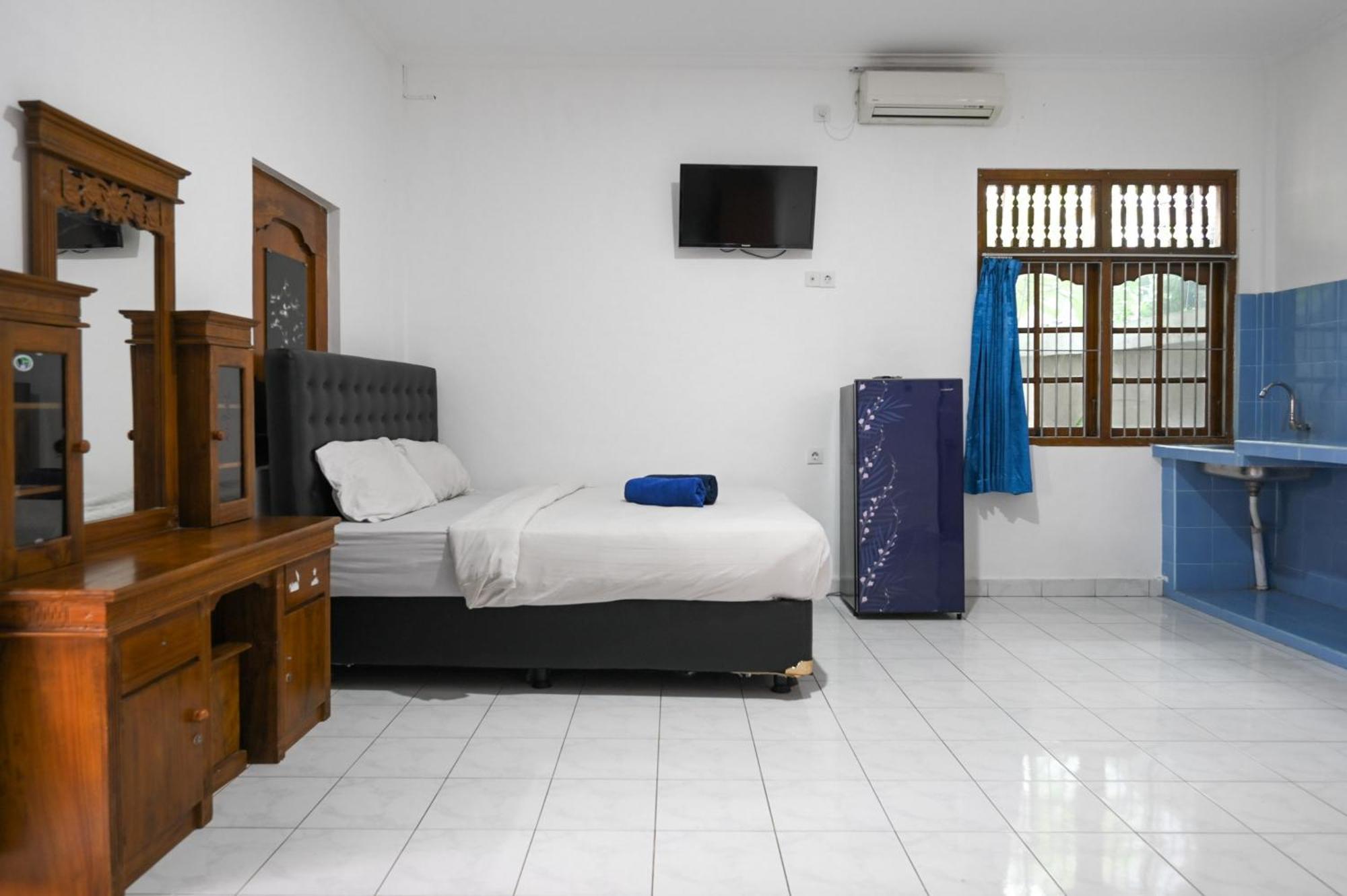 Ceria Guesthouse Seminyak Mitra Reddoorz Екстериор снимка
