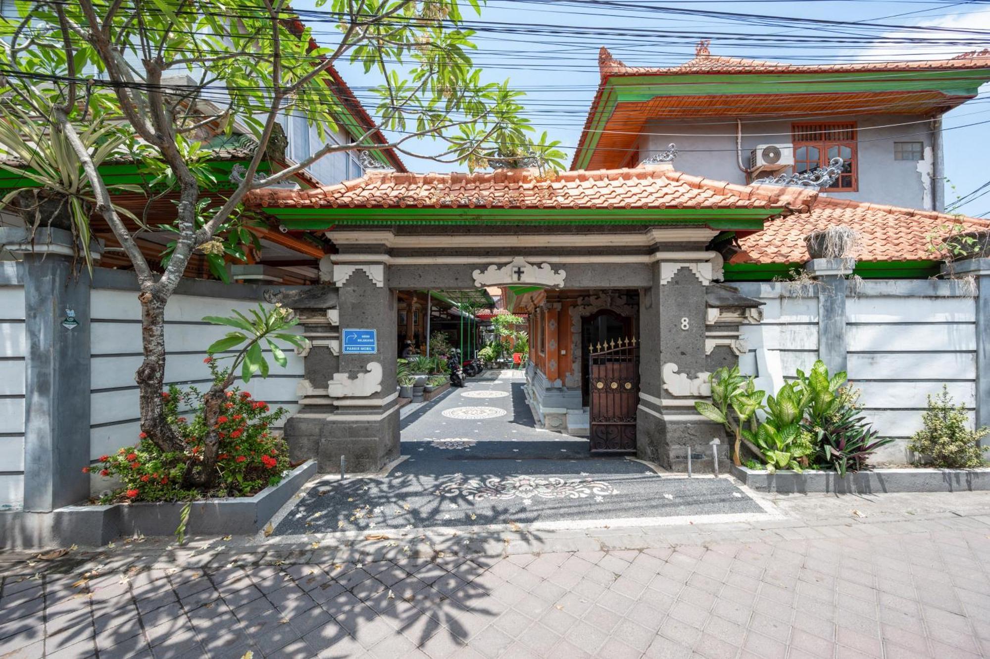 Ceria Guesthouse Seminyak Mitra Reddoorz Екстериор снимка