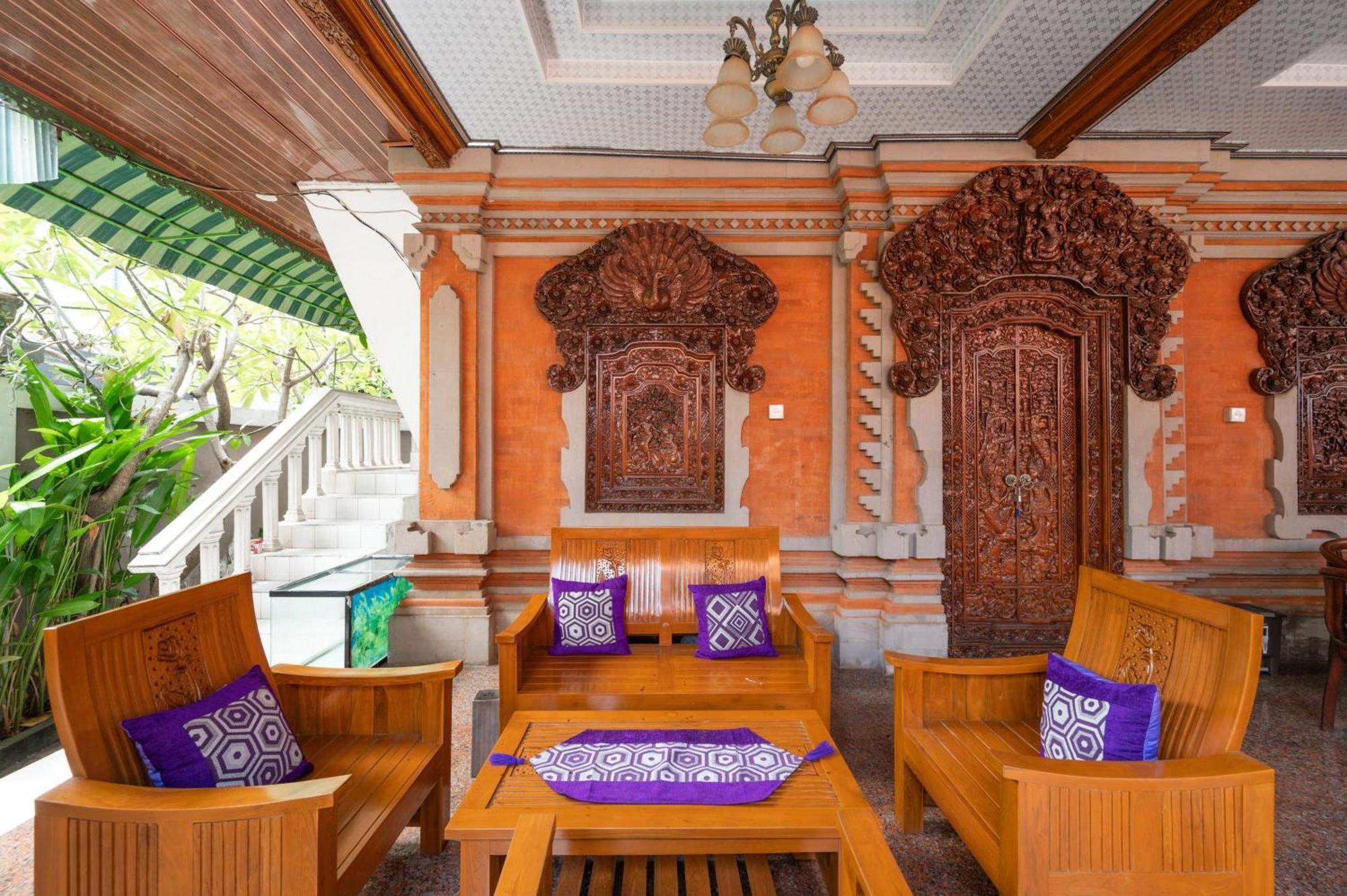 Ceria Guesthouse Seminyak Mitra Reddoorz Екстериор снимка