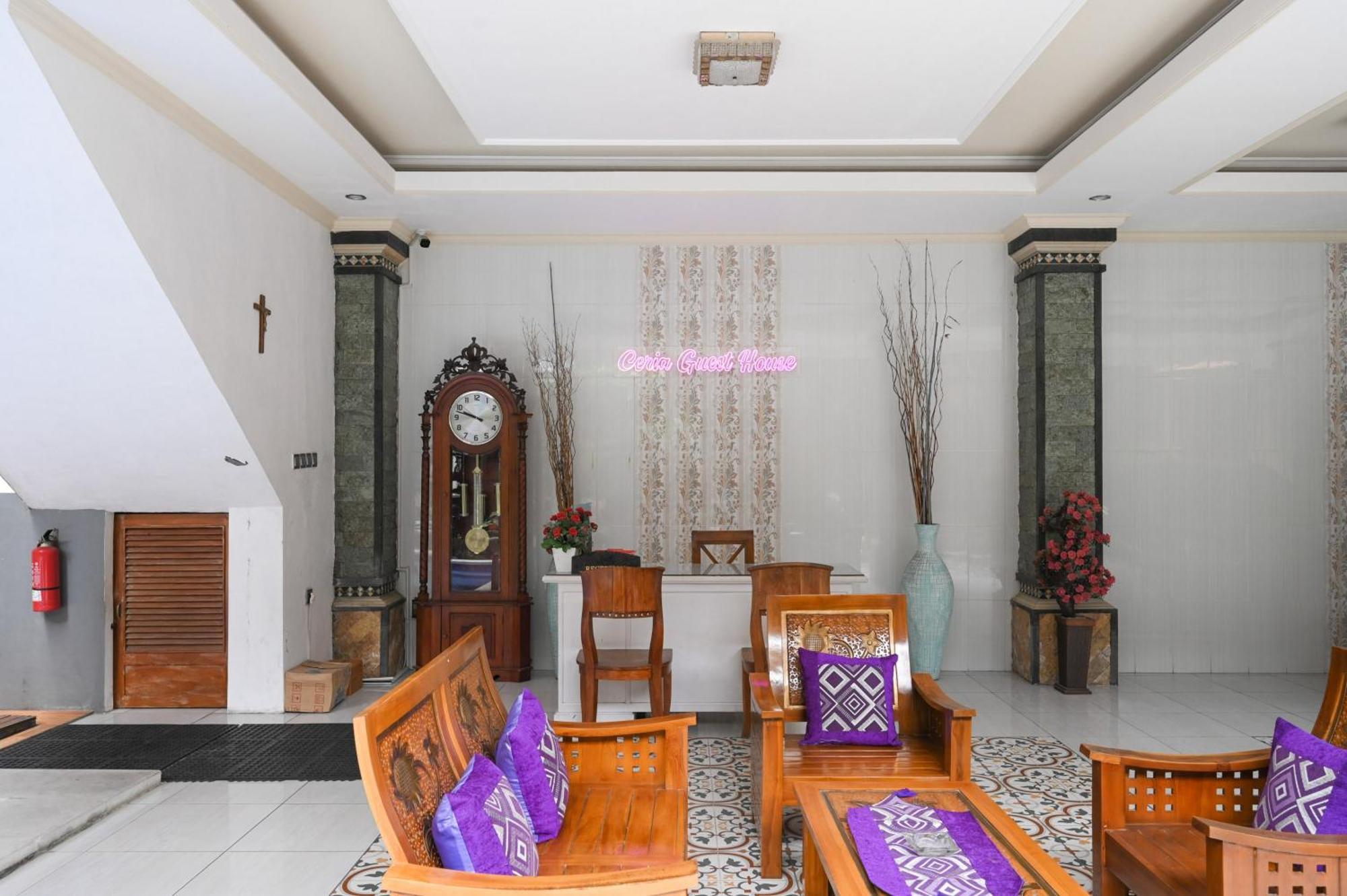 Ceria Guesthouse Seminyak Mitra Reddoorz Екстериор снимка