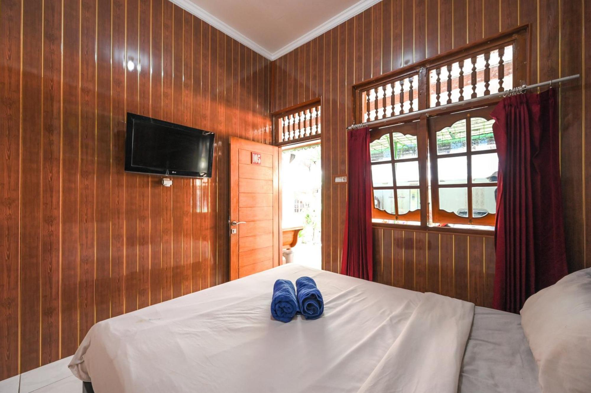 Ceria Guesthouse Seminyak Mitra Reddoorz Екстериор снимка