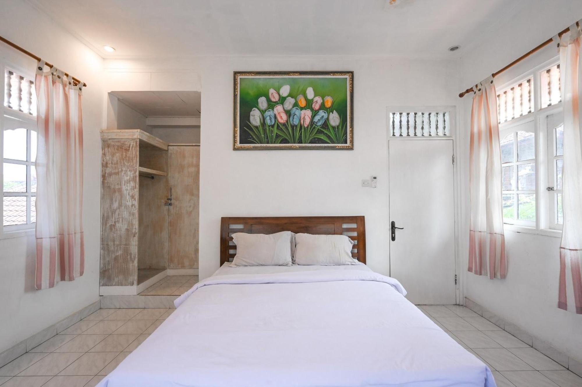 Ceria Guesthouse Seminyak Mitra Reddoorz Екстериор снимка